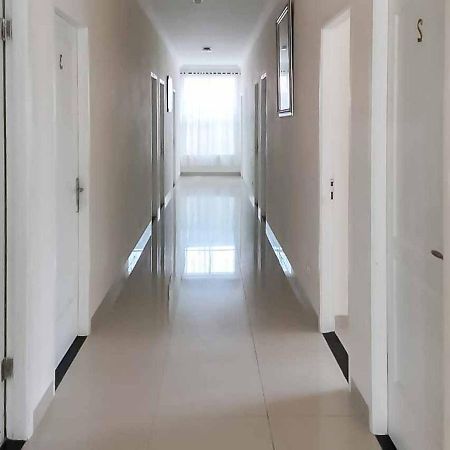 Wisma Talenta Mitra Reddoorz Джакарта Екстер'єр фото